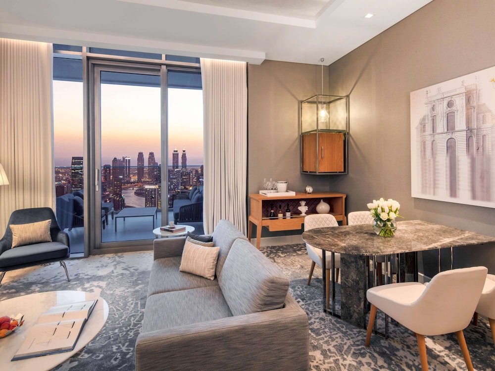 SLS Dubai Hotel and Residences 44/75