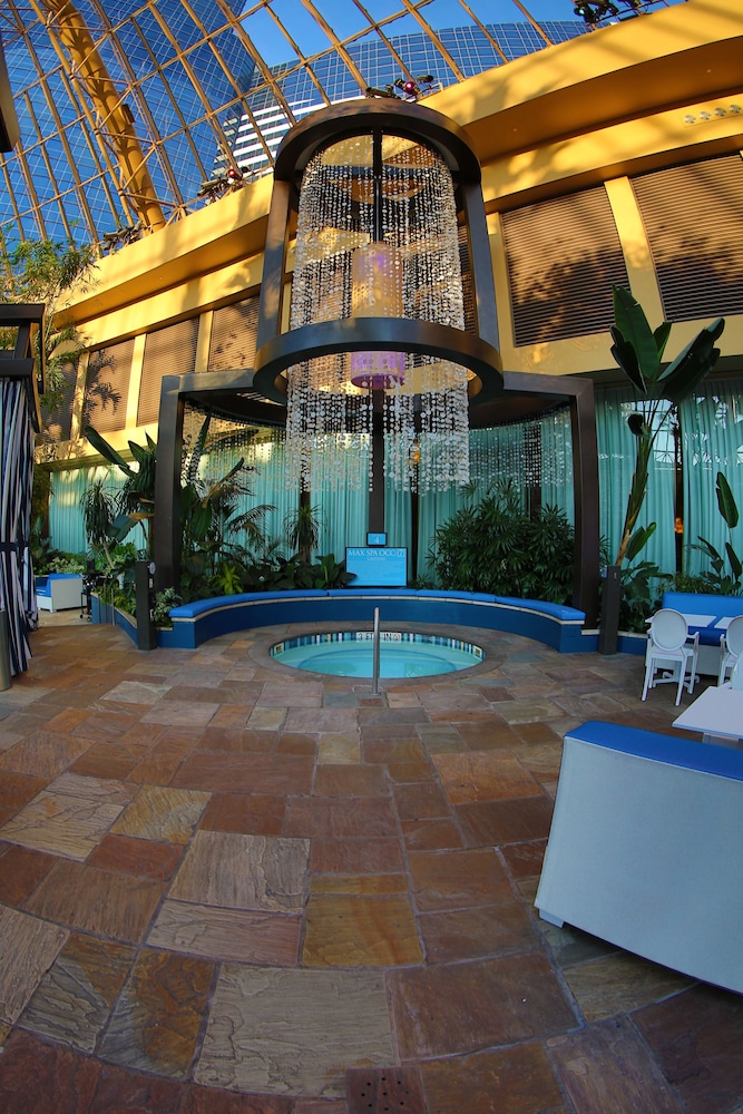 Harrahs Resort Atlantic City - A Caesars Rewards Destination 45/70
