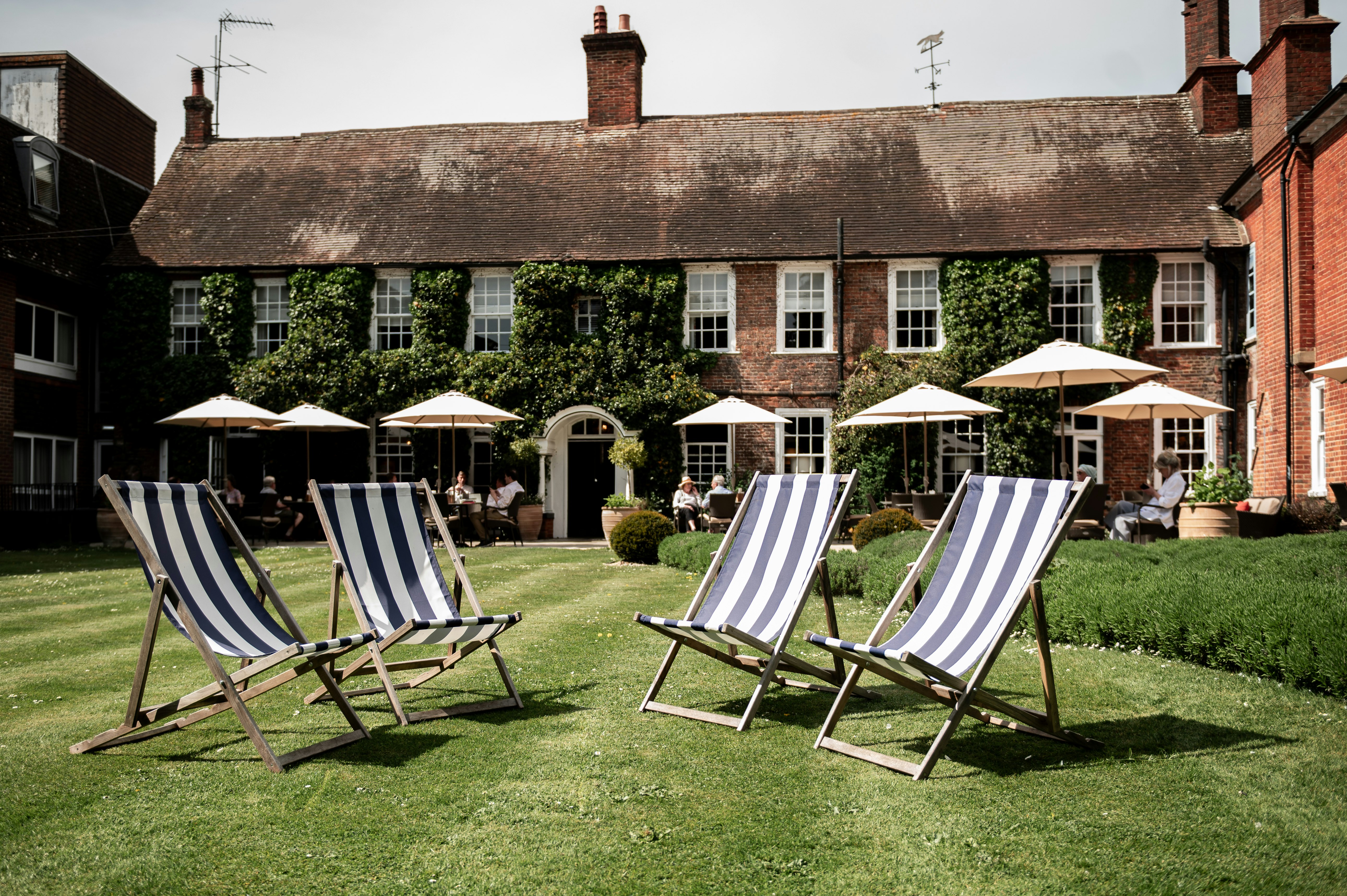 Bush Hotel Farnham 26/50