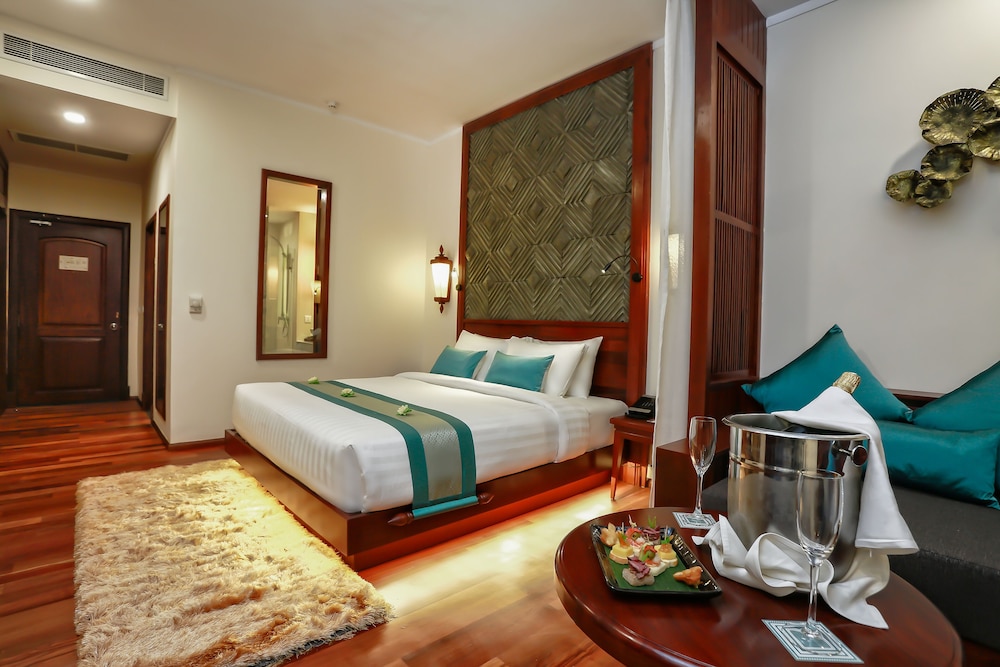 LANDMARK, DOUBLE BED