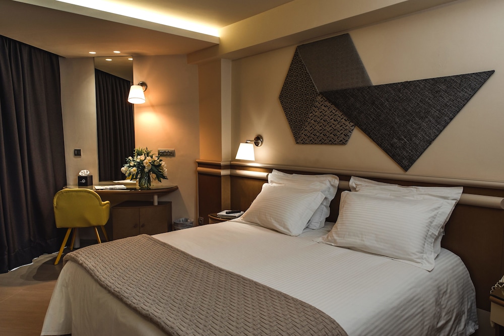 Emmantina Hotel 14/76