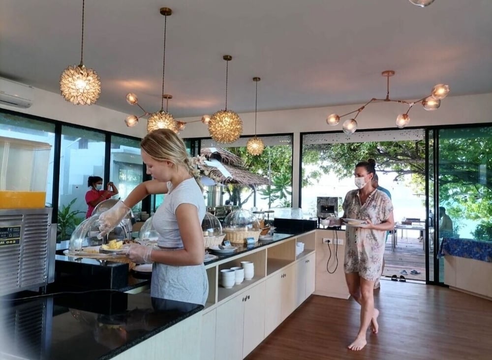 Paradise Resort Phi Phi 11/71