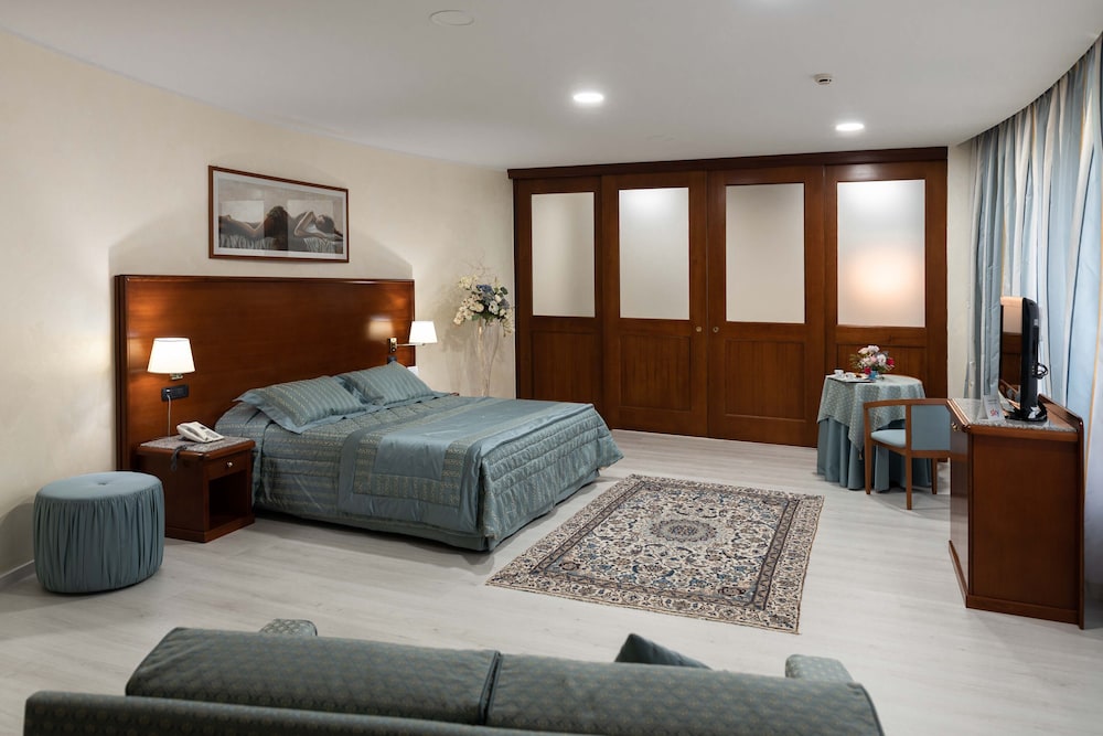 Edra Palace 19/75