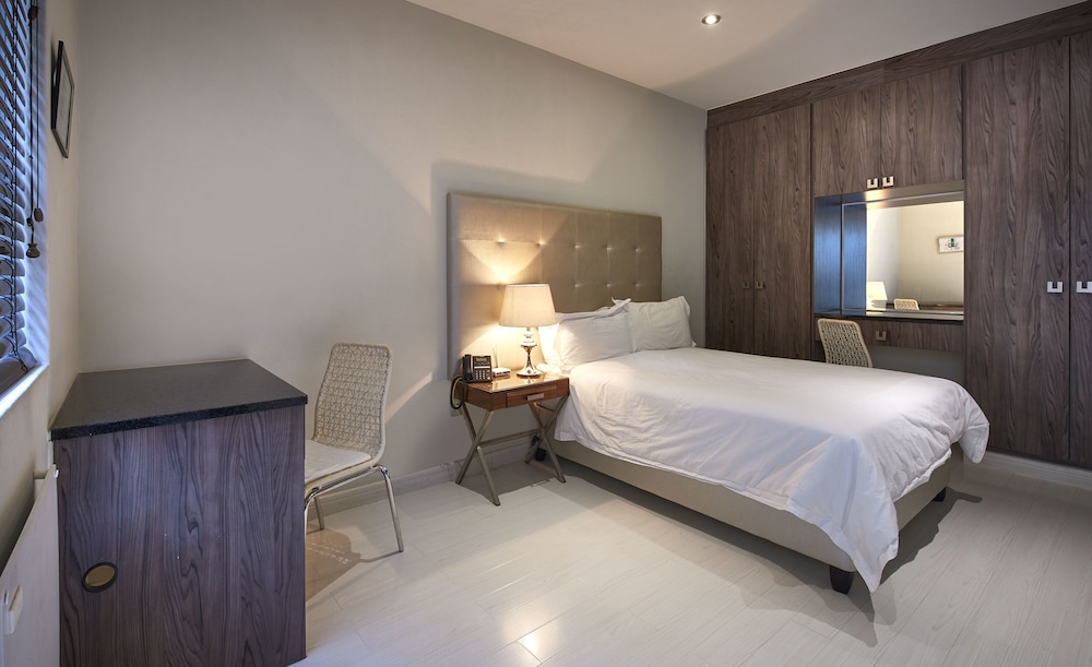 Dynasty Forest Sandown Accommodation 13/69