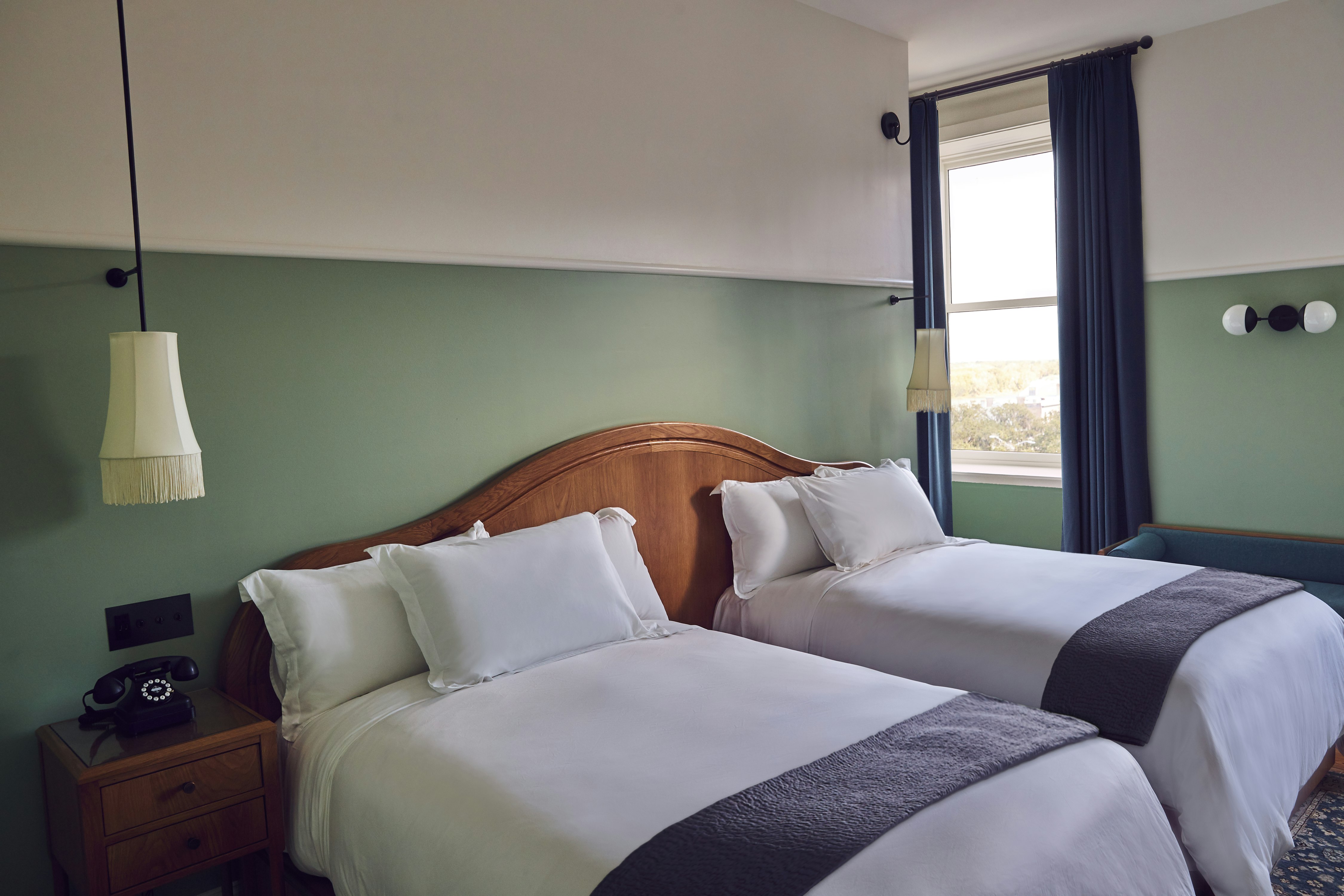 CLASSIC, 2 DOUBLE BEDS