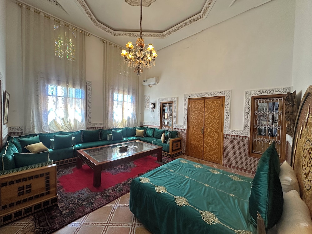 Riad Damia 24/49