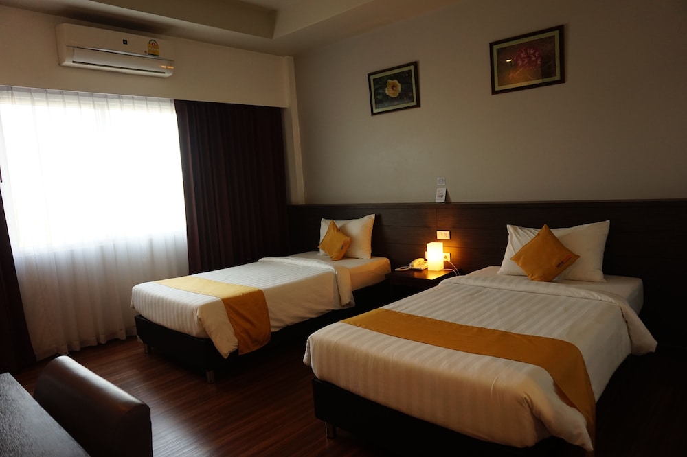 Deluxe, Twin Beds
