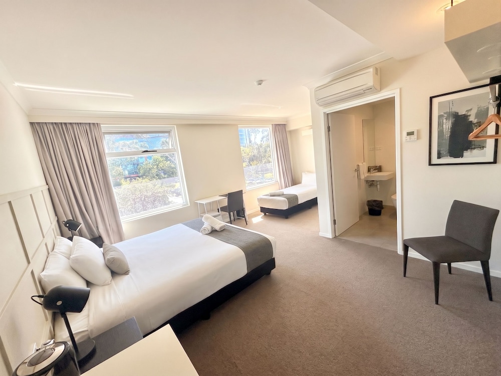 Woodroffe Hotel 22/49