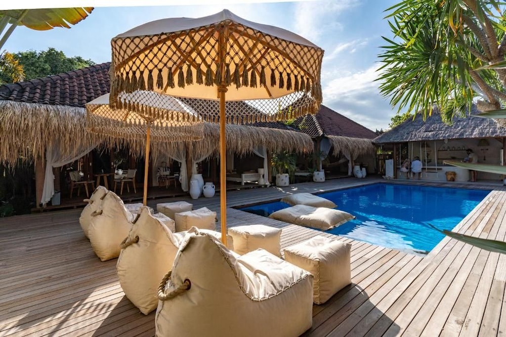 Castaway Resort 20/48
