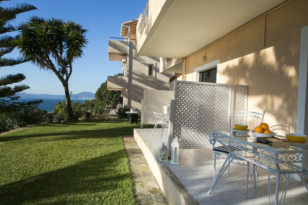 Panorama Fanari Studios Apartments 48/77