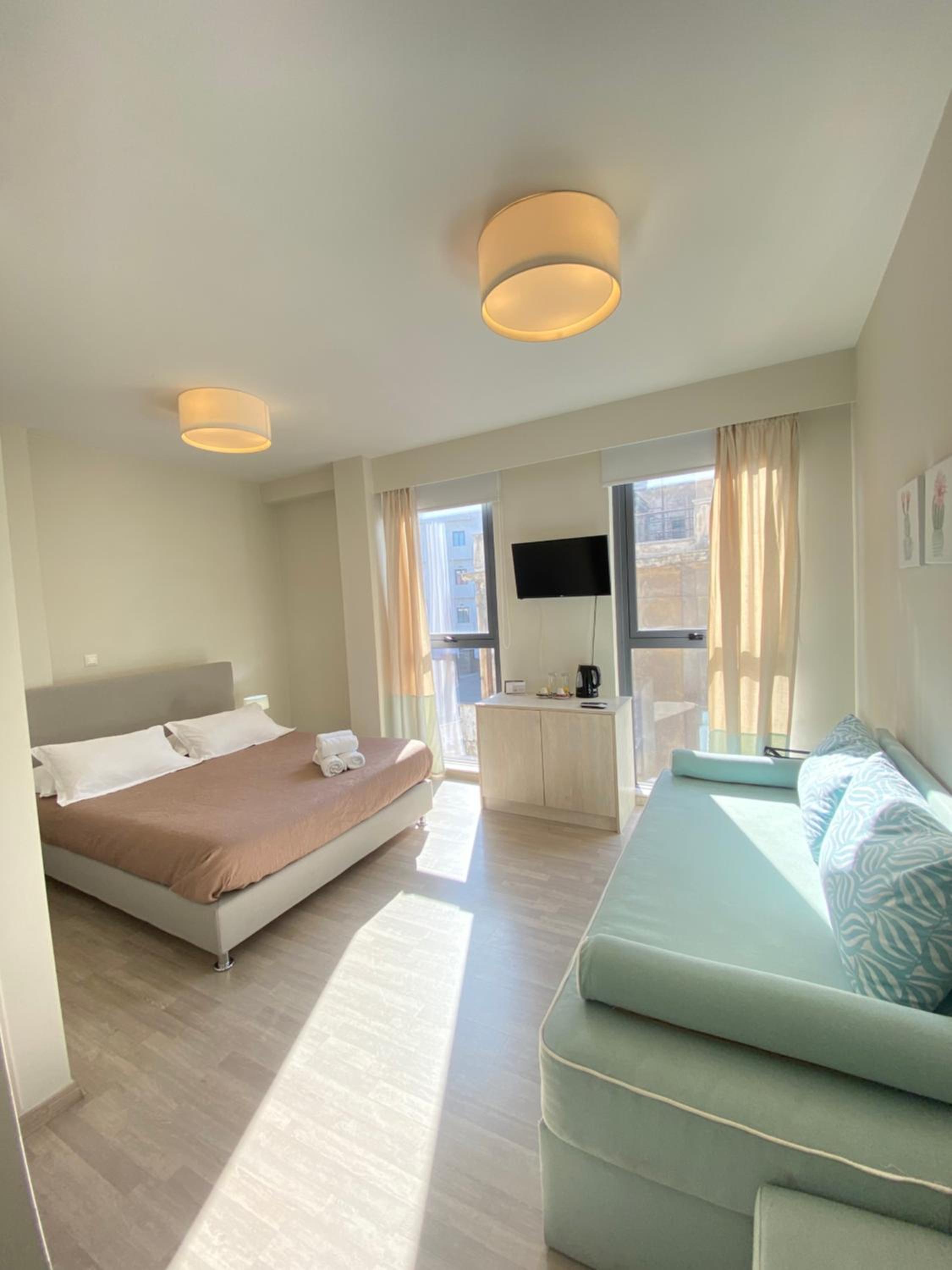 Suite, Queen Bed
