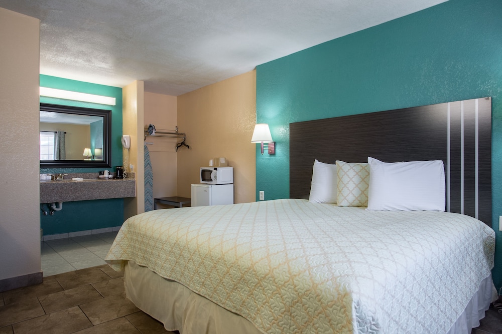 Pinn Road Inn and Suites 11/37