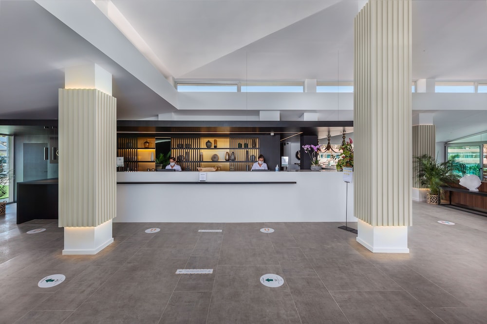 Kumara Serenoa by Lopesan Hotels 11/66