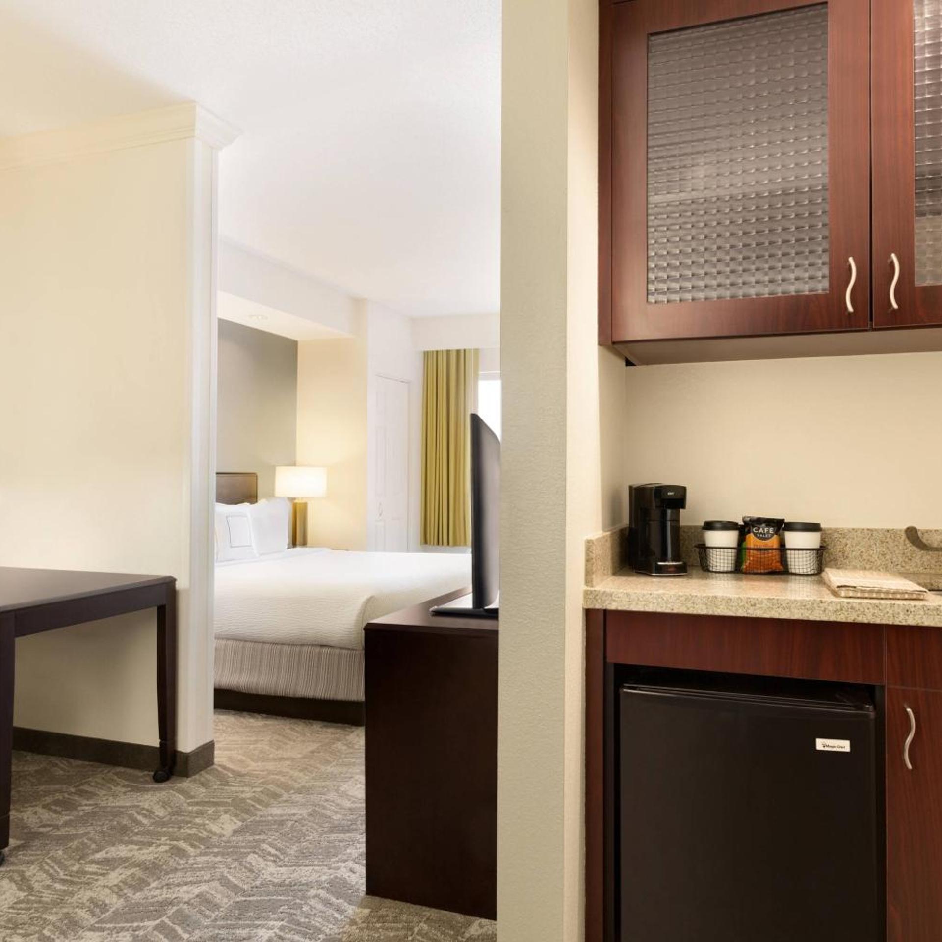 جناح بسرير كينج مع سرير سحّاب إضافي مع أريكة، SPRINGHILL SUITES BY MARRIOTT WEST PALM BEACH I-95 5/5