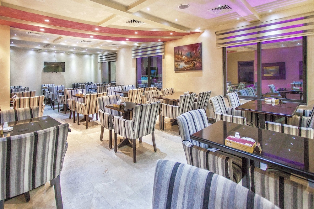Sofia Suites Hotel 15/17
