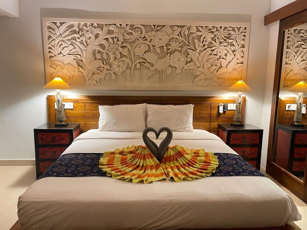 SUITE, KING BED, SEA VIEW