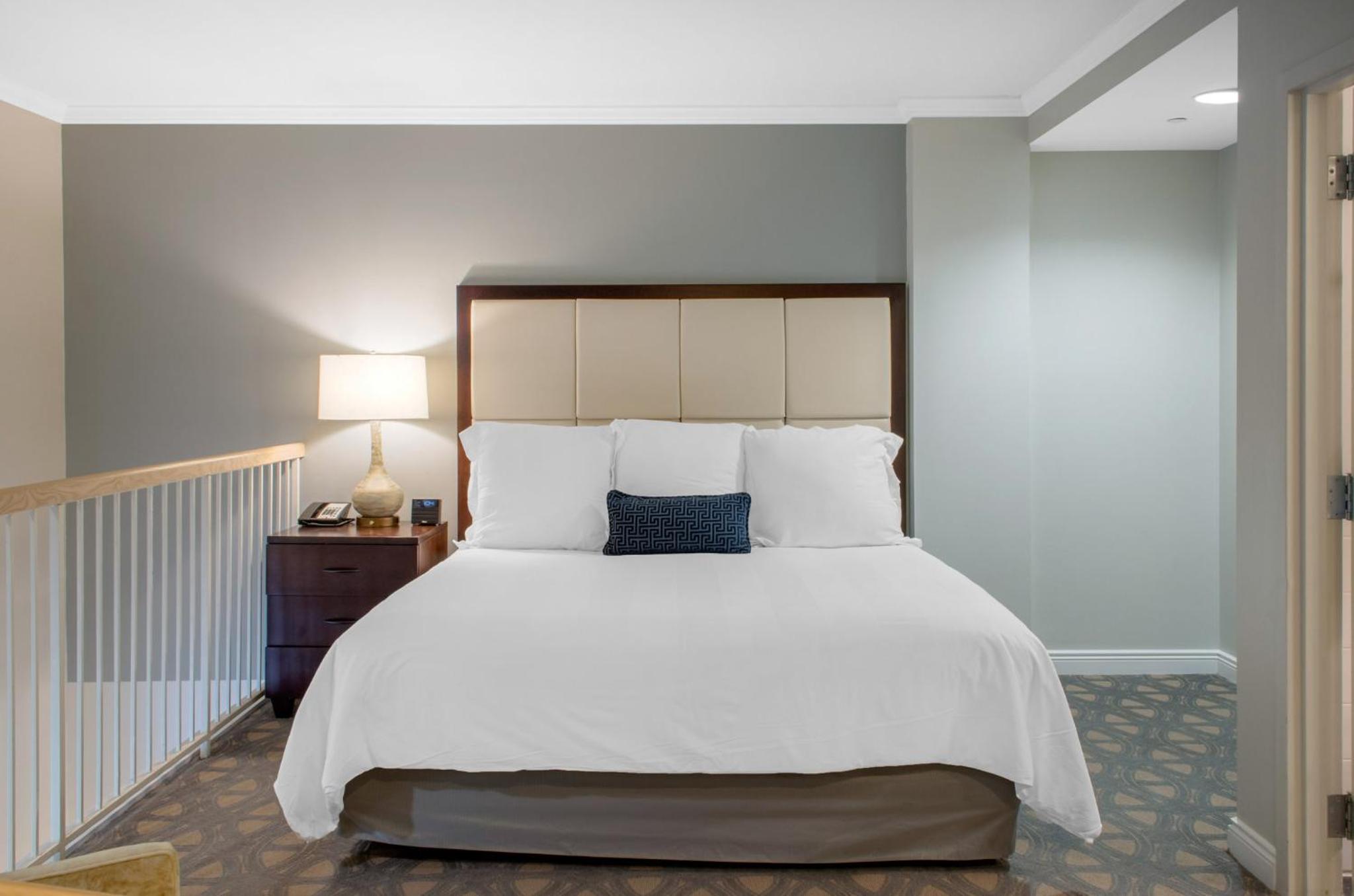 Hospitality, Loft, Suite, King Bed