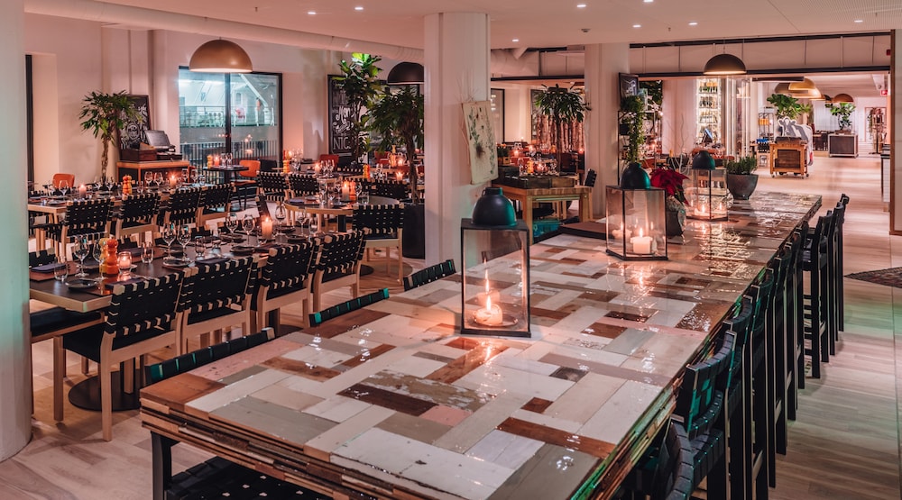 restaurant cafeteria