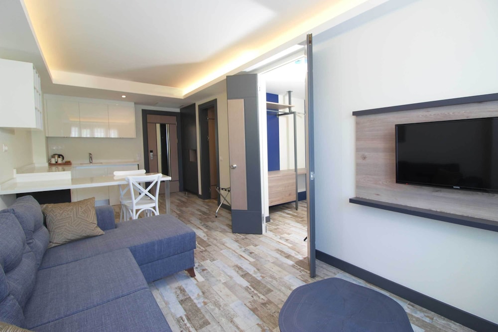 Acropol of Bodrum Beach Hotel 17/36