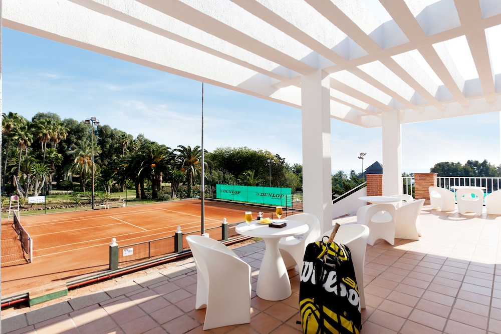 The Oasis by Don Carlos Resort 39/41
