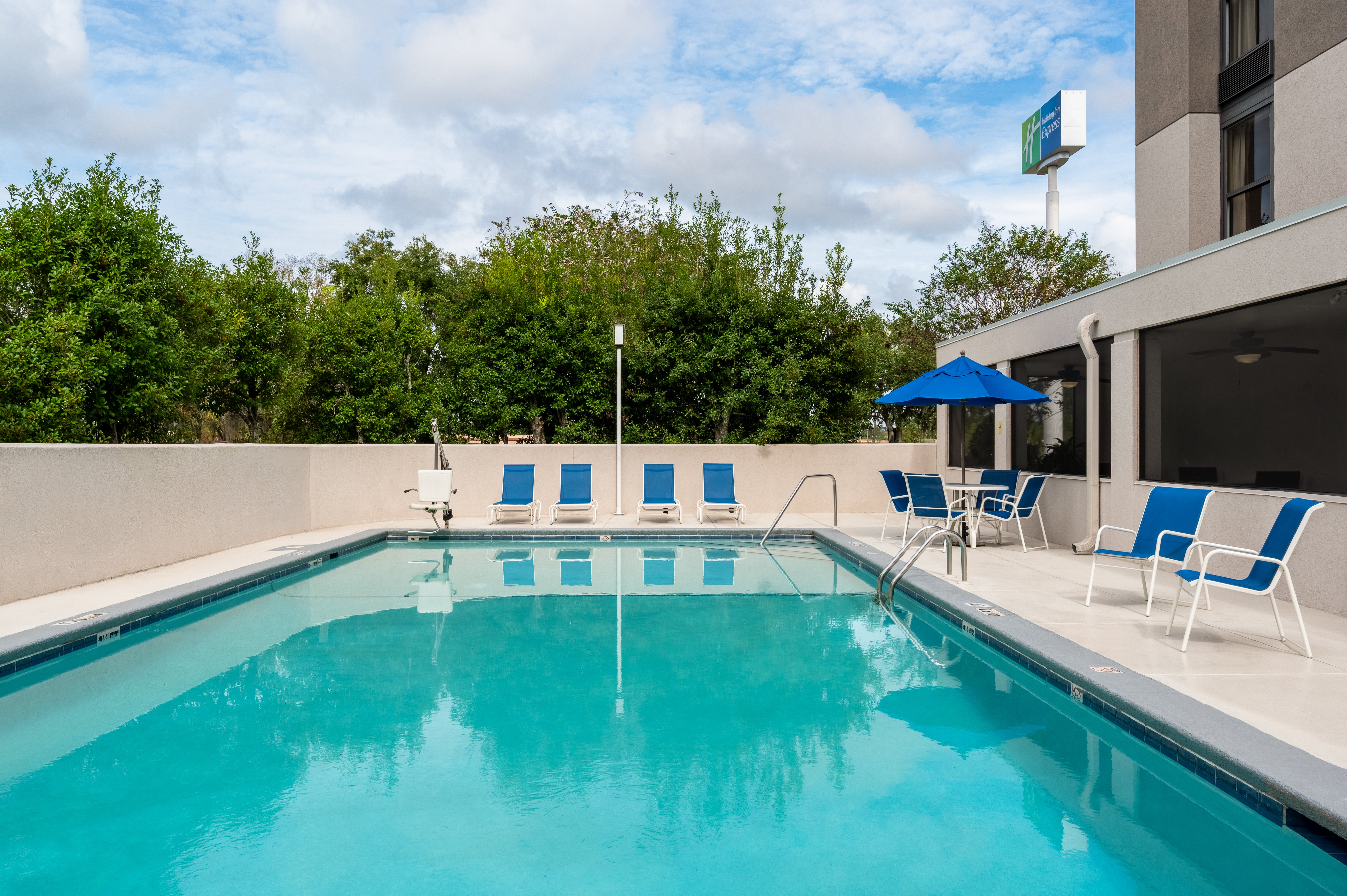 Holiday Inn Express Tallahassee - I-10 E 33/33