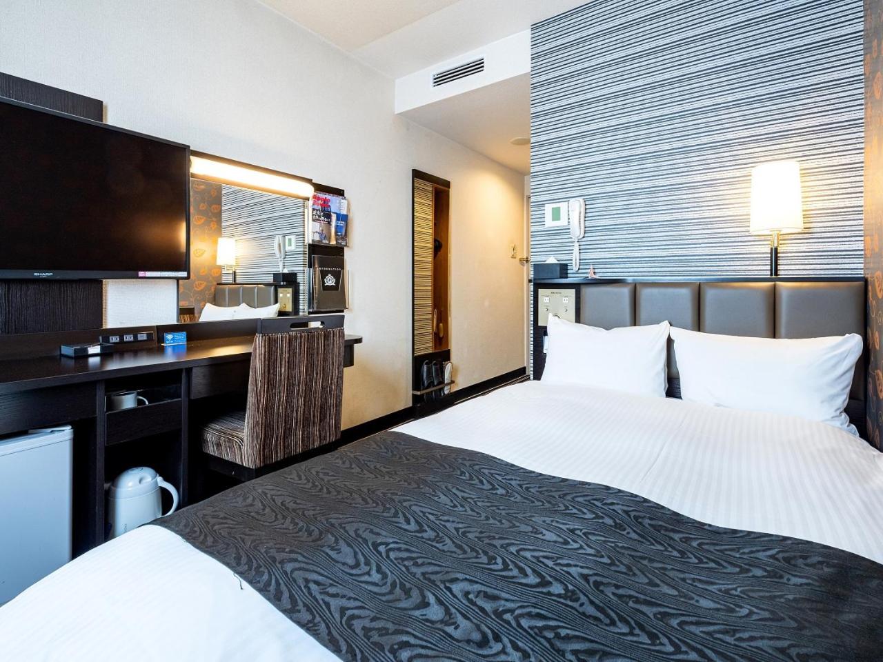 Room, Semi Double Bed