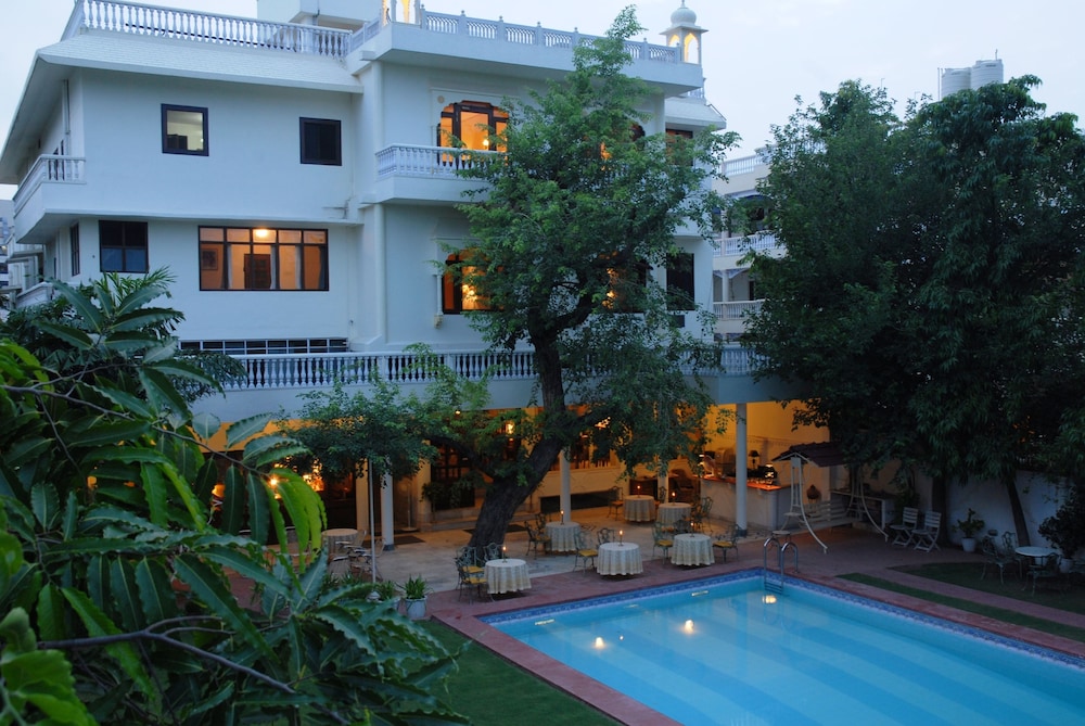 Hotel Megh Niwas 40/46