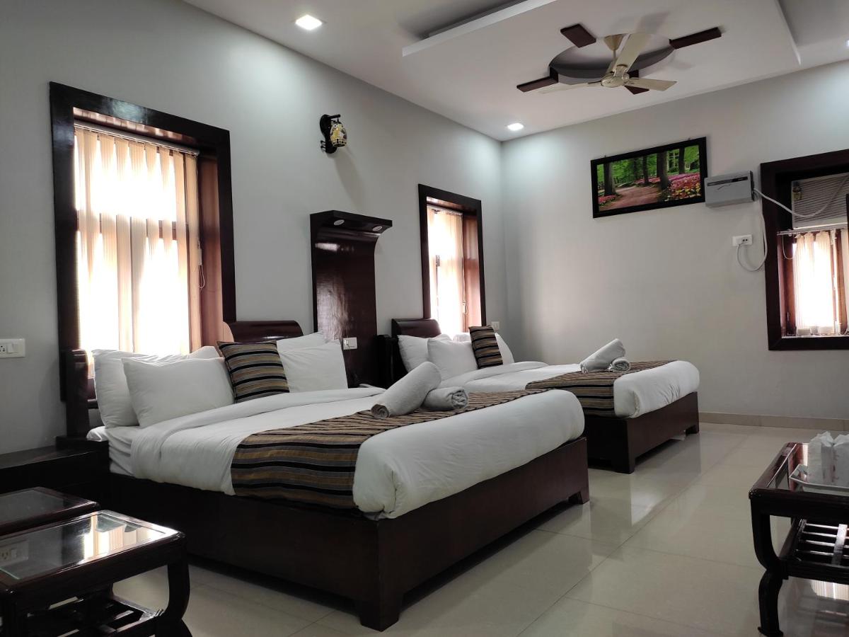 HOTEL KRISHNA JI 34/67