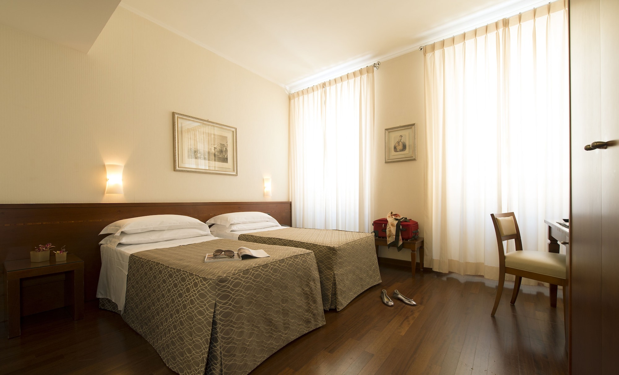 CLASSIC, TWIN BEDS
