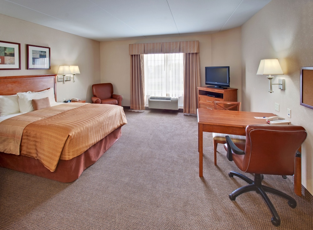 Candlewood Suites Omaha Airport 24/26