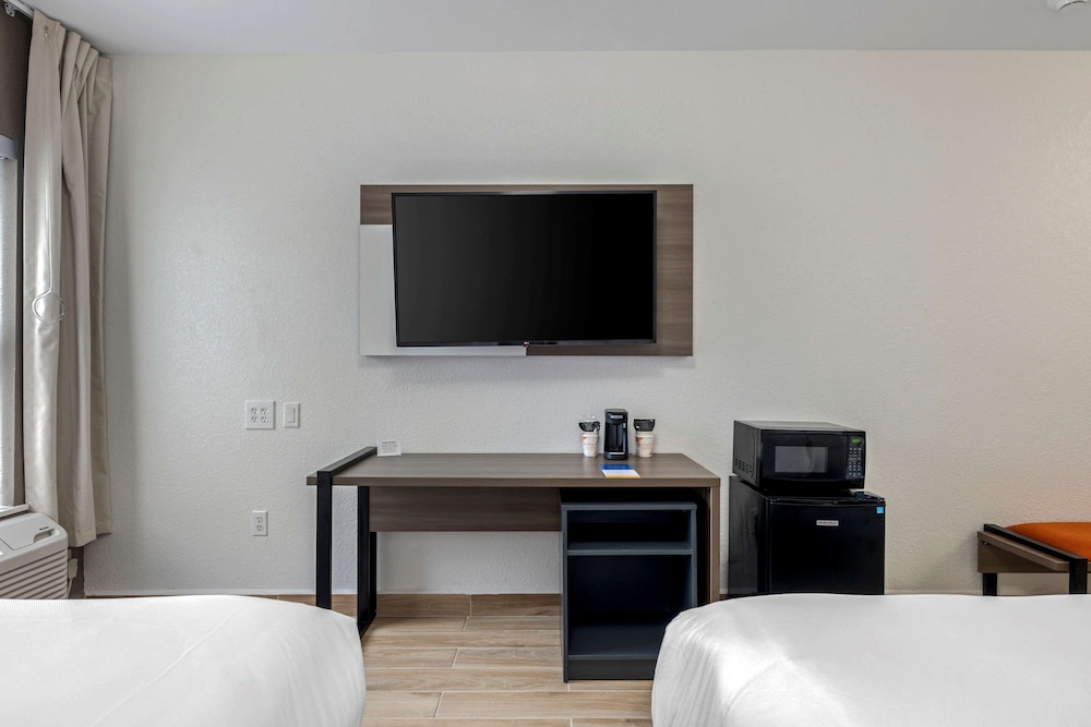 غرفة قياسية بسريرين كوين، Comfort Inn South Padre Island Central 2/6