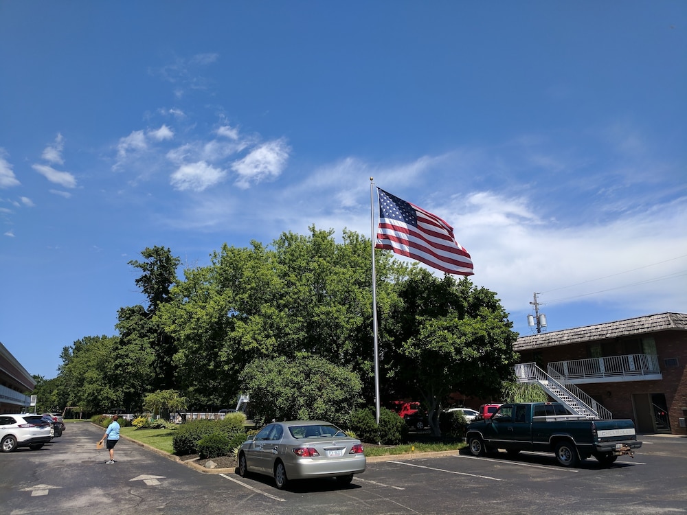 South Shore Inn 42/54