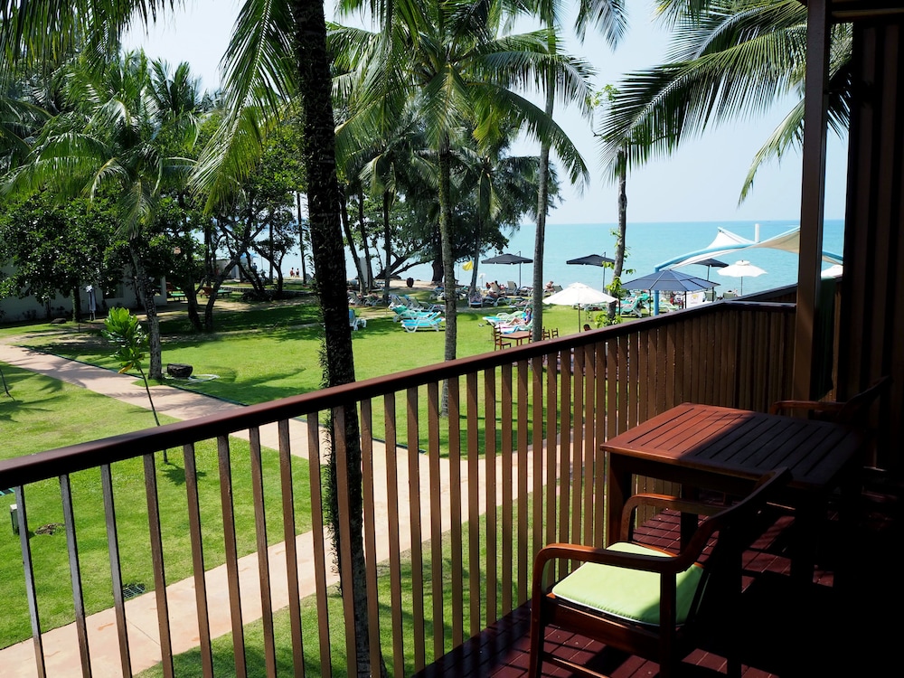 Briza Beach Resort 58/71