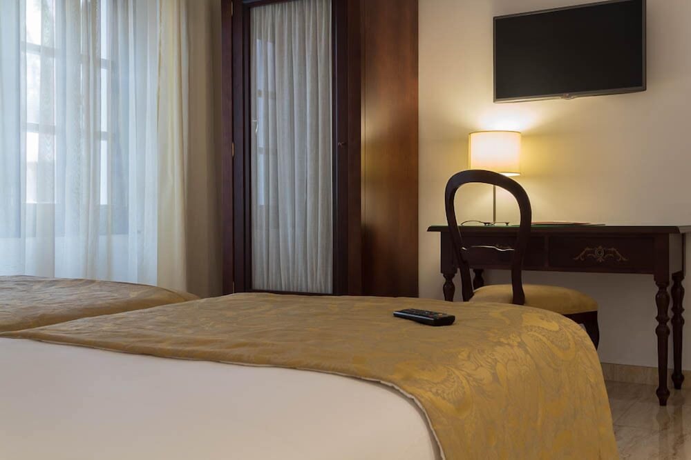 Hotel Born 15/49