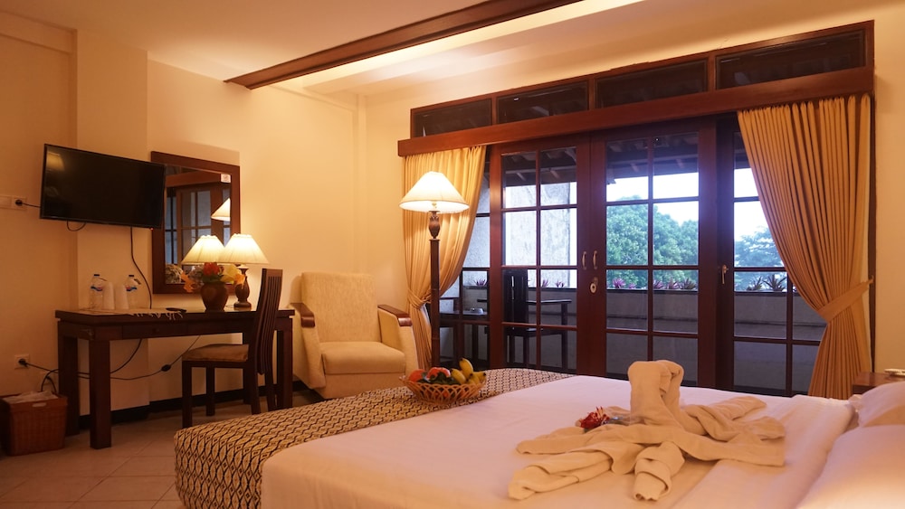 Pines Garden Resort 26/46