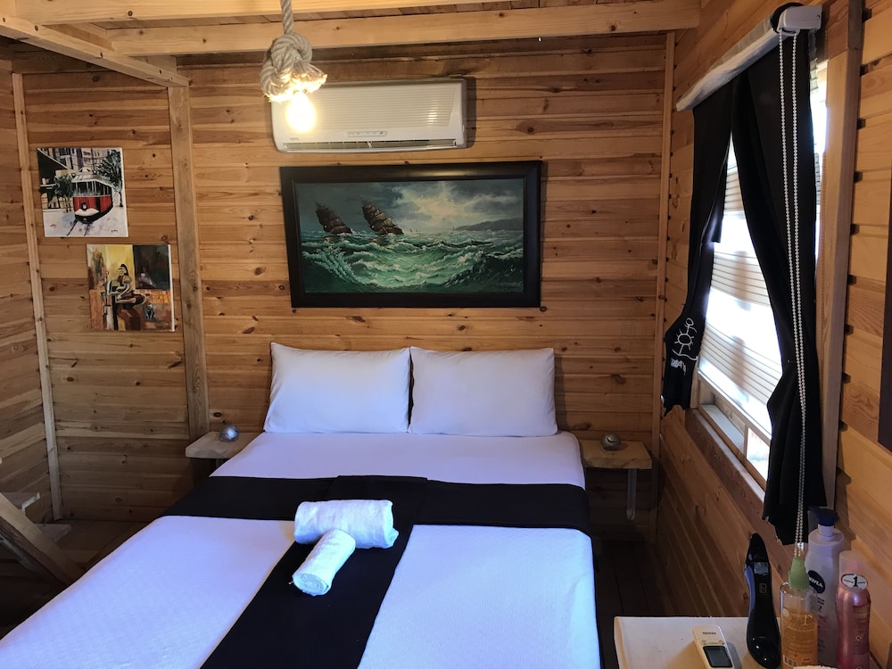 Ayanya Beach & Bistro Bungalows 7/42