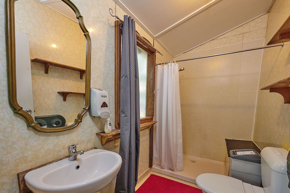 Female Dorm, Cottage, Single Bed, Lake Side