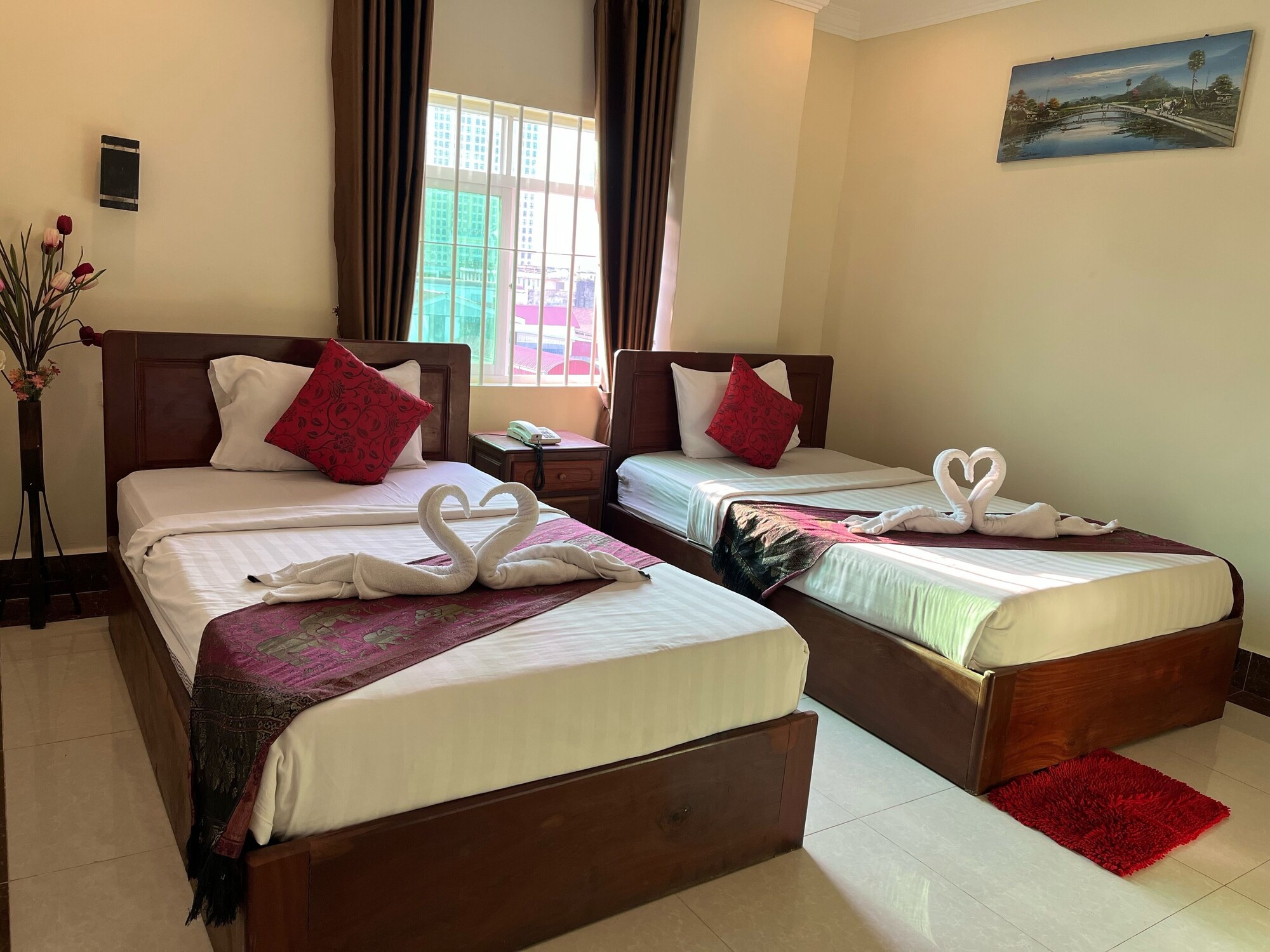DELUXE, TWIN BEDS