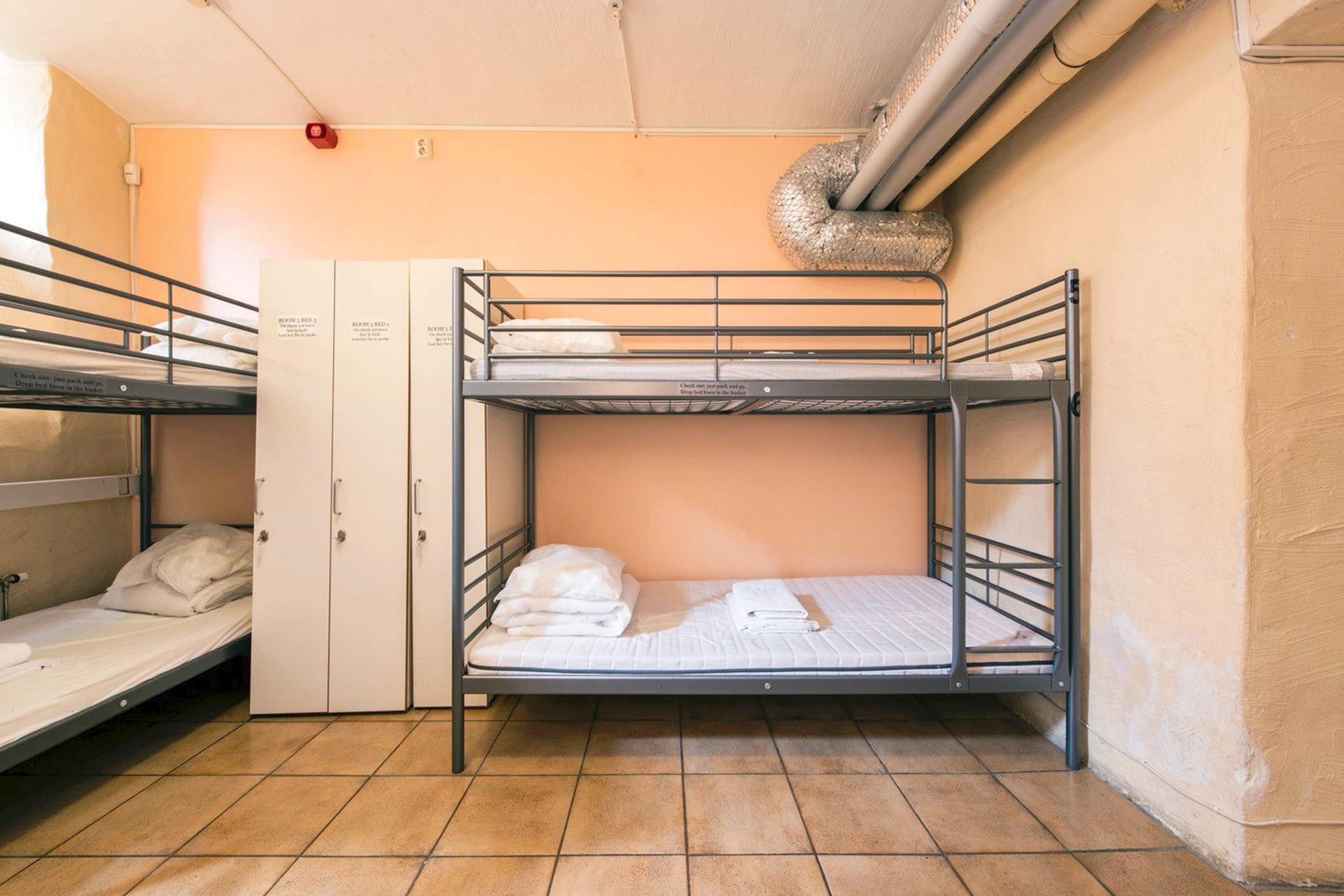 Female Dorm, Female Only