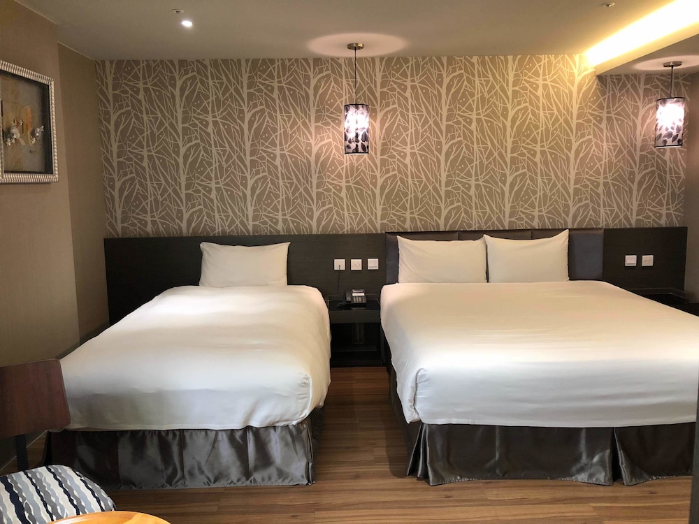 Fine Hotel 10/21