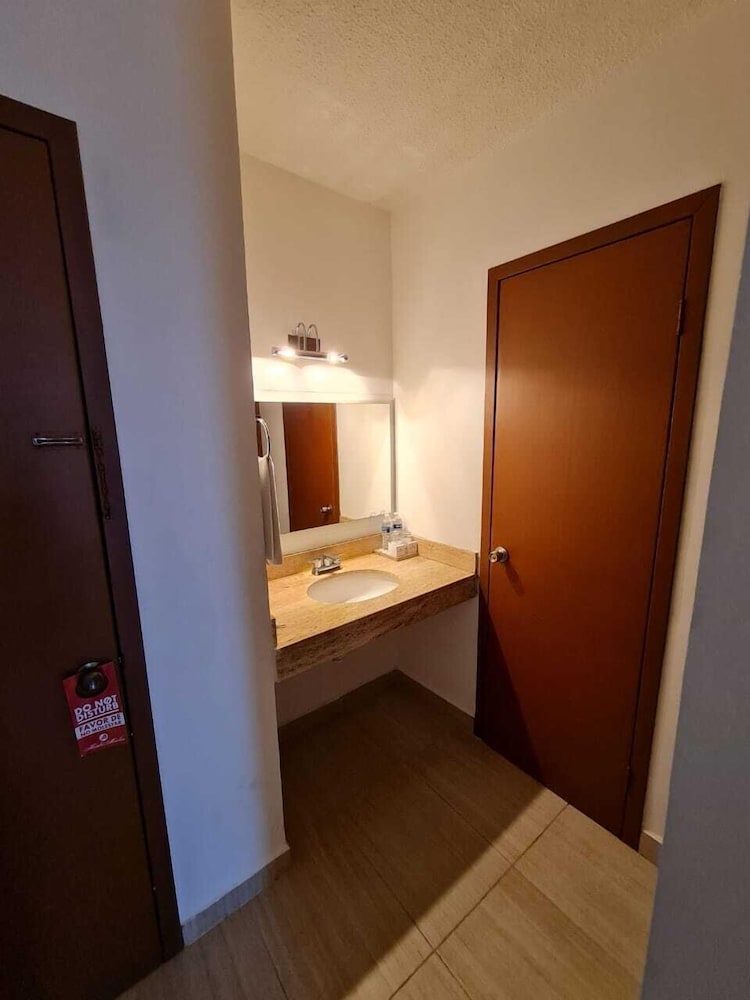 Hotel Marlon 30/30