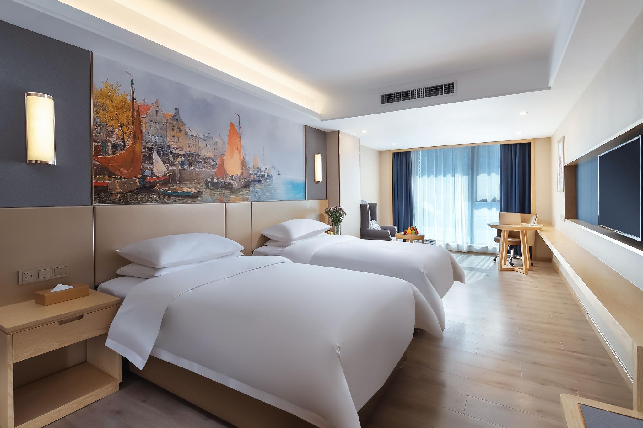 Vienna International Hotel (Nanjing South Railway Station South Square) 17/37