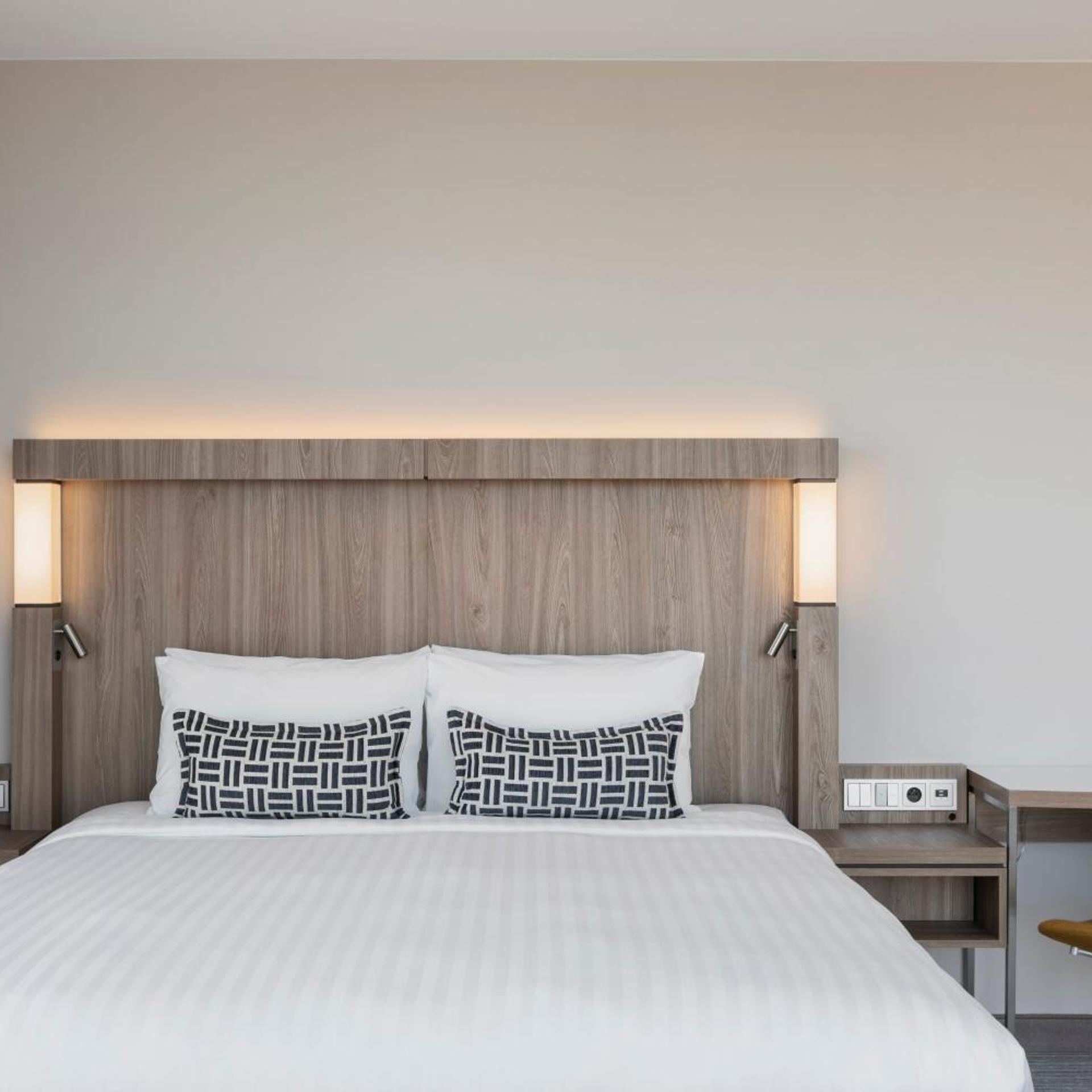 Junior Suite, King Bed, City View, Sofa