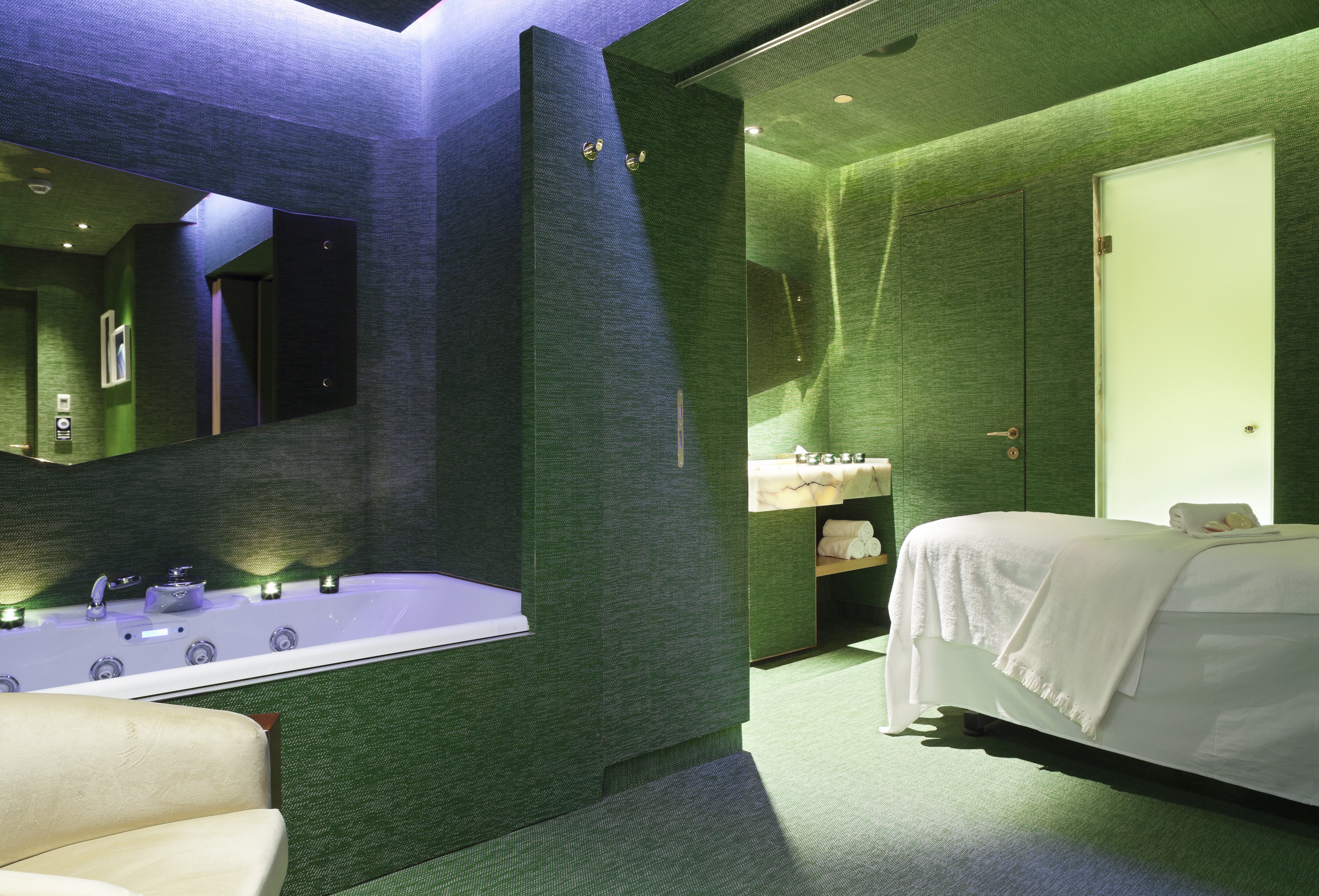 New Hotel 61/61