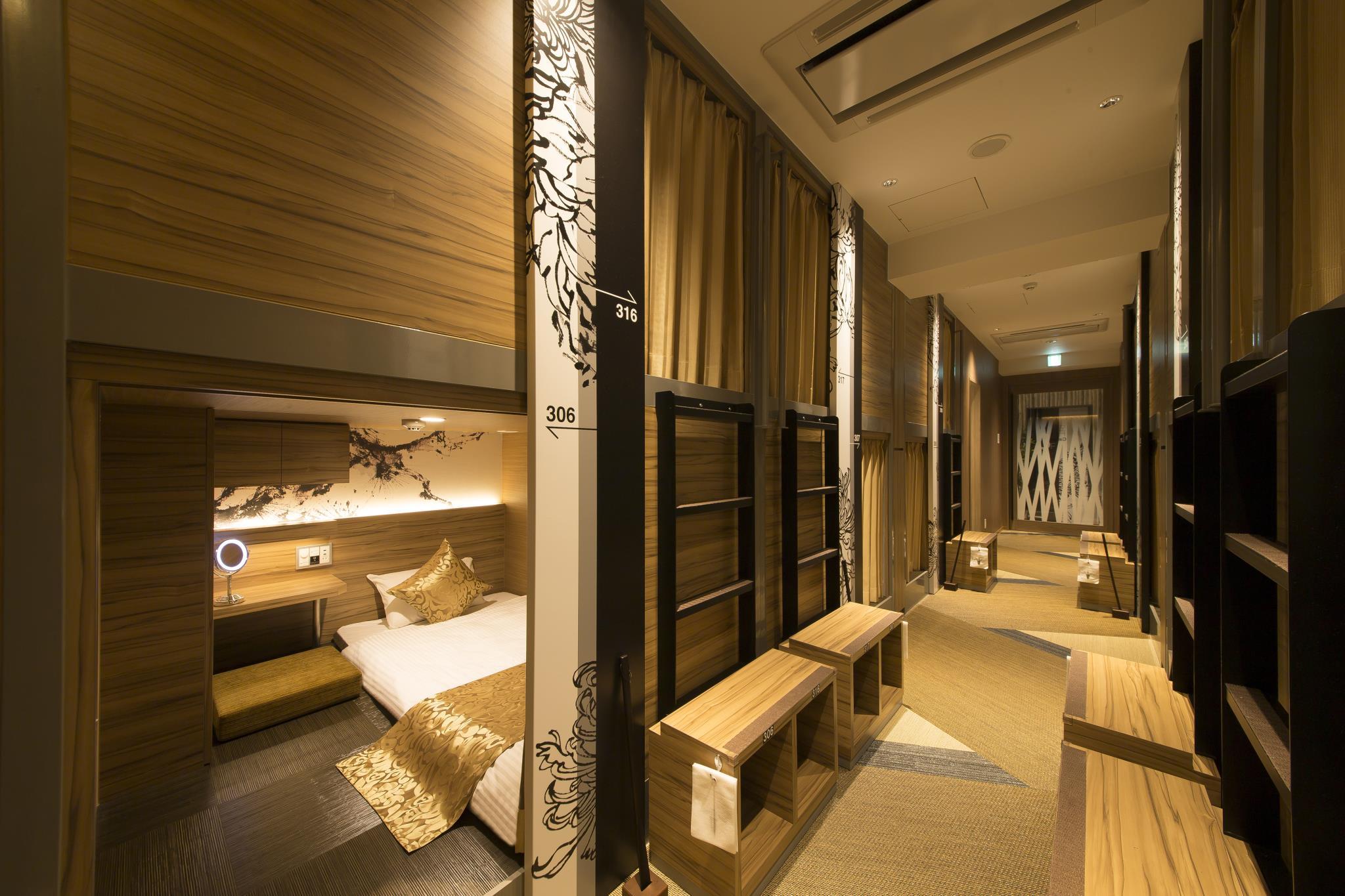 Capsule, Male Dorm