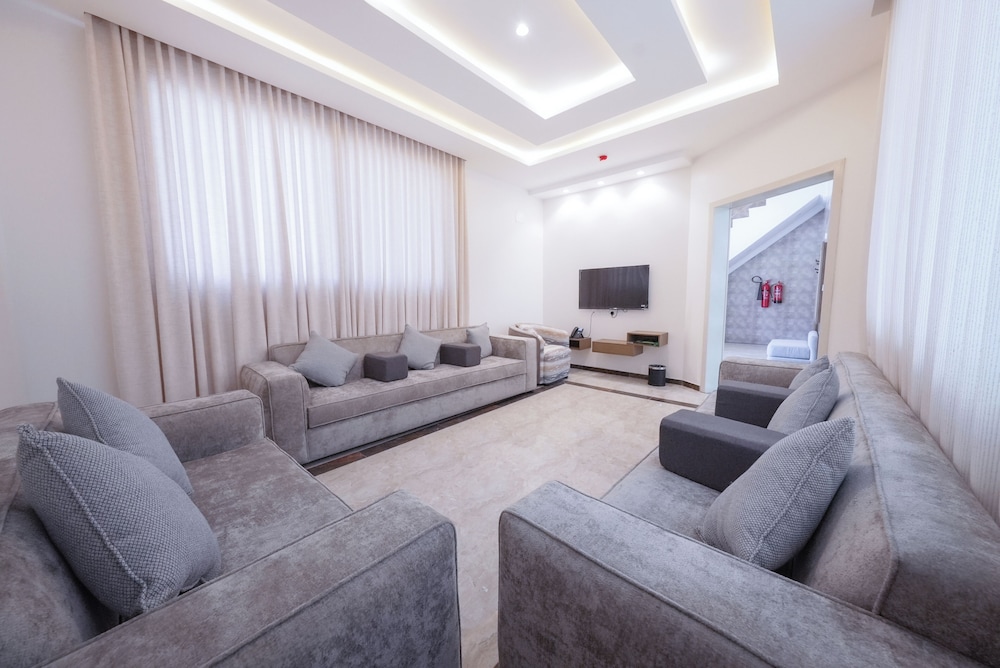 Midtown Majestic Garden Resort 40/59