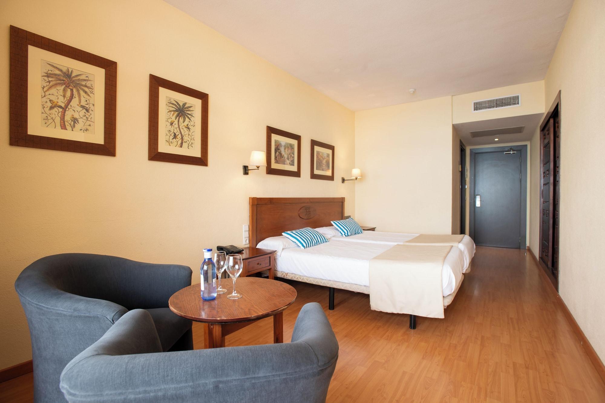 غرفة عائلية، Leonardo Hotel Torremolinos Costa del Sol 3/7