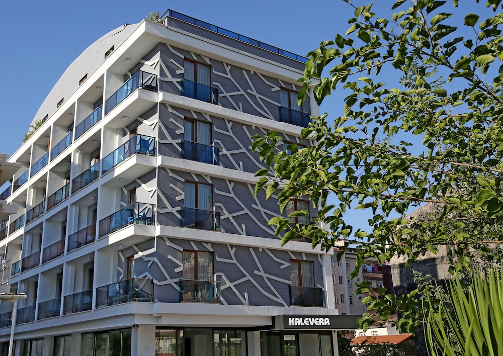 KALEVERA HOTEL 2/25