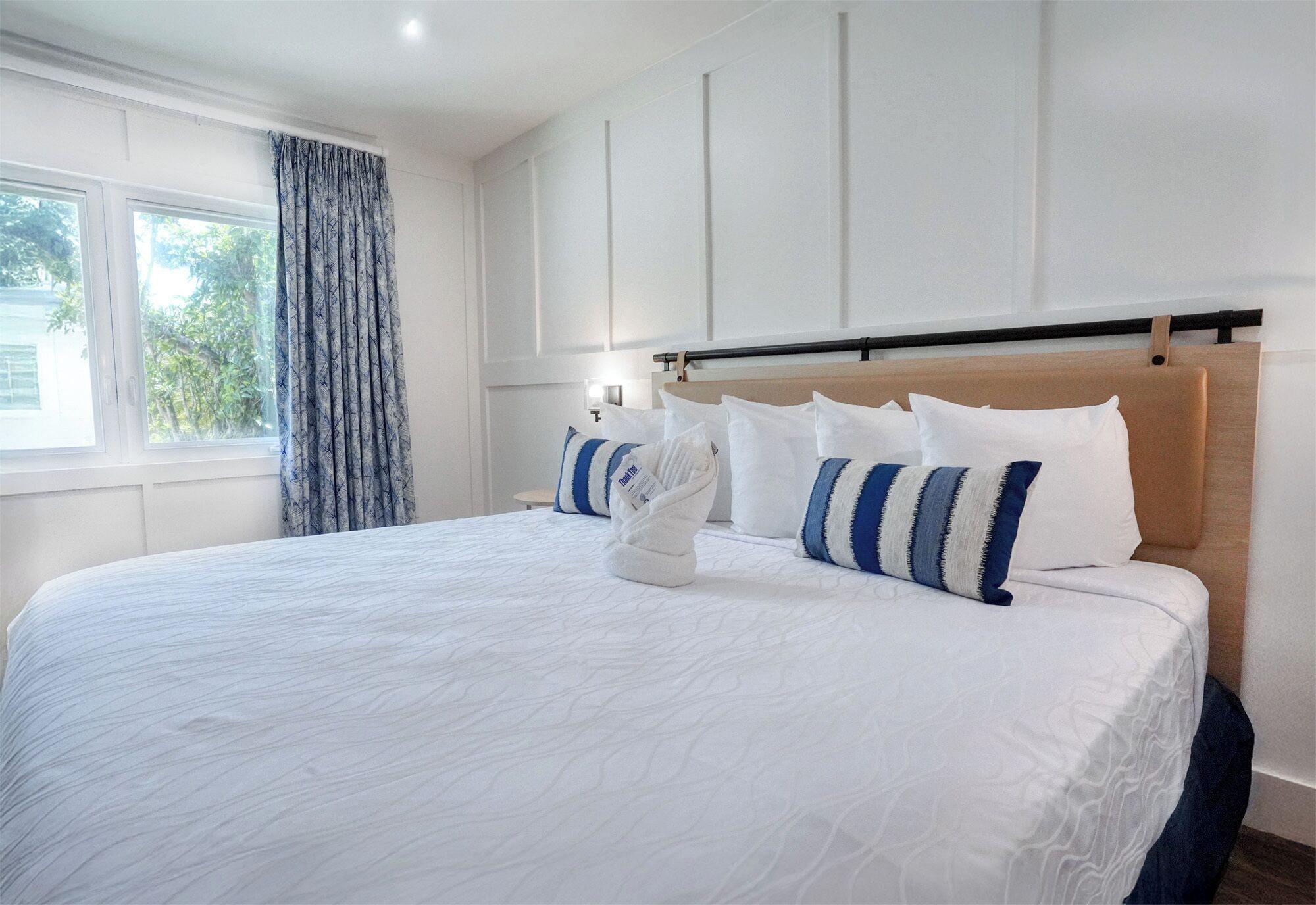 2 Bedrooms, Inland, Family Suite, King Bed