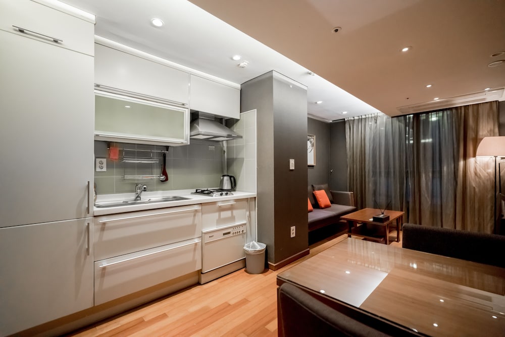 Oriens Hotel Residences 49/58
